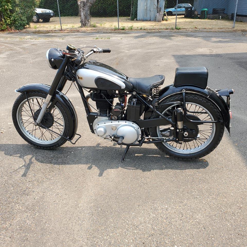 Lot 214- 1951 BSA B34 Victor Special