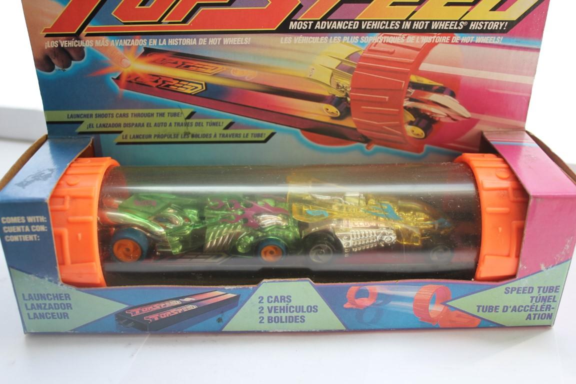 Lot 410- HOT WHEELS TOP SPEED LAUNCHER WITH 2 CARS