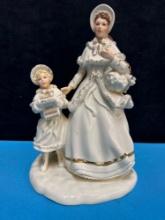 Lenox ivory classic lady figurine Christmas Caroling
