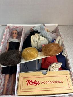 1962 Barbie fashion doll with three wigs much clothing and many accessories in case