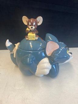 Vintage Tom and Jerry cookie jar 1997