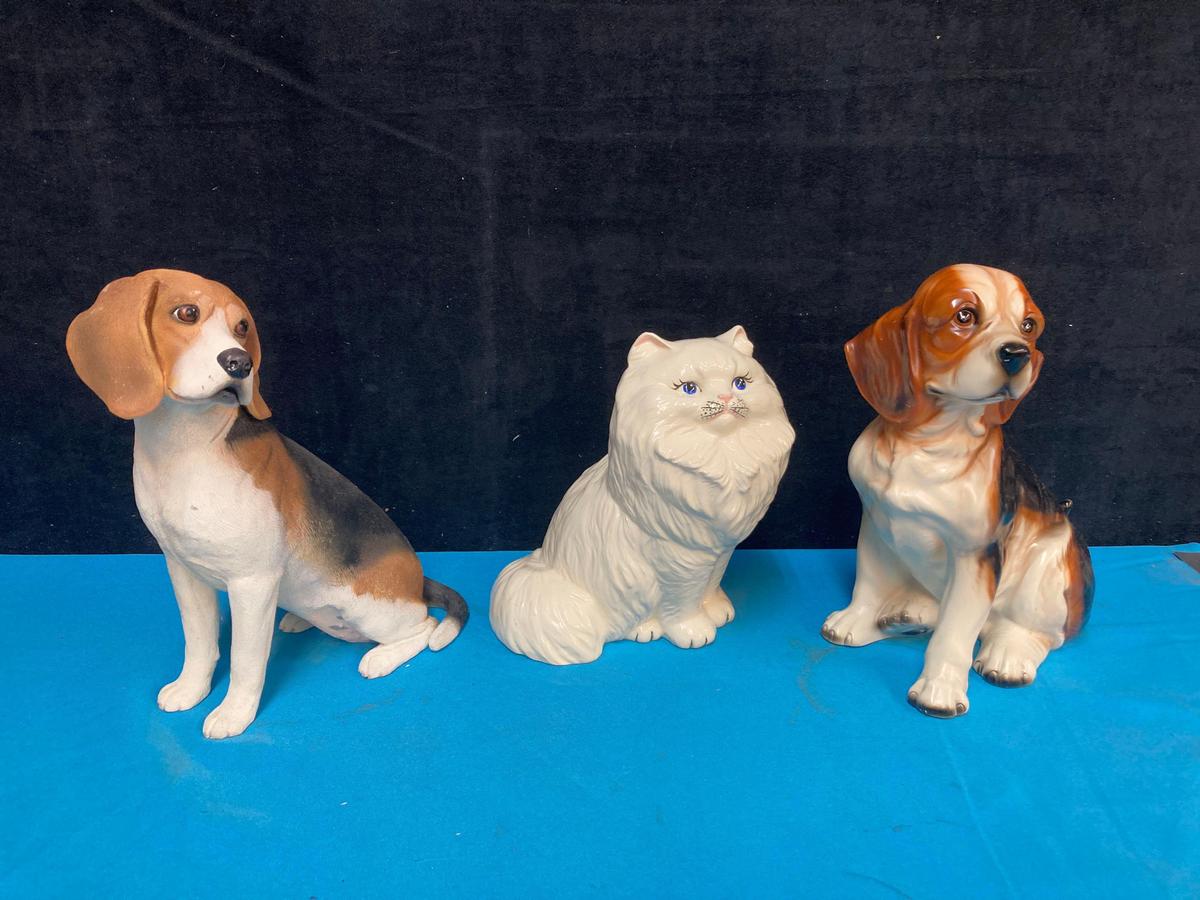 Dog and cat figurines