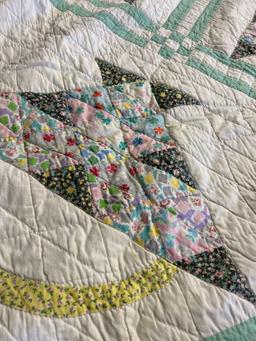 antique handmade basket quilt approximately a full size
