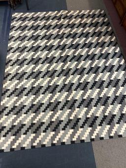 9X7 large area wool rug, Aztec design