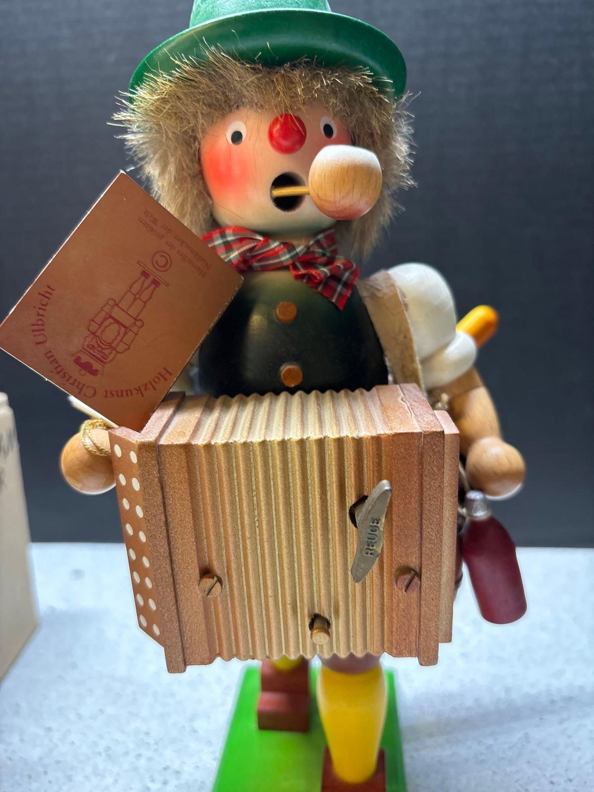ERZGEBIRGE German smoker beer and pretzel man with accordion with box 11 inches tall