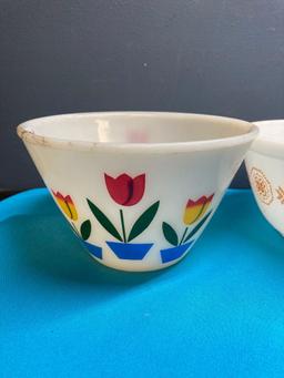 Pyrex and Fire King bowls