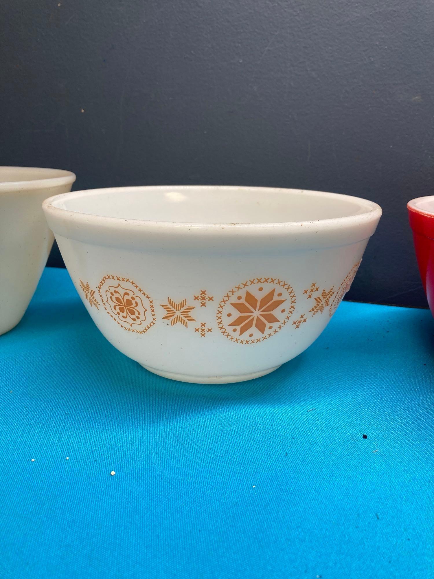 Pyrex and Fire King bowls