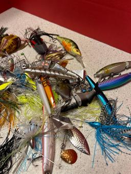 approximately 20 brand new fishing lures head