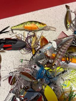 approximately 20 brand new fishing lures head