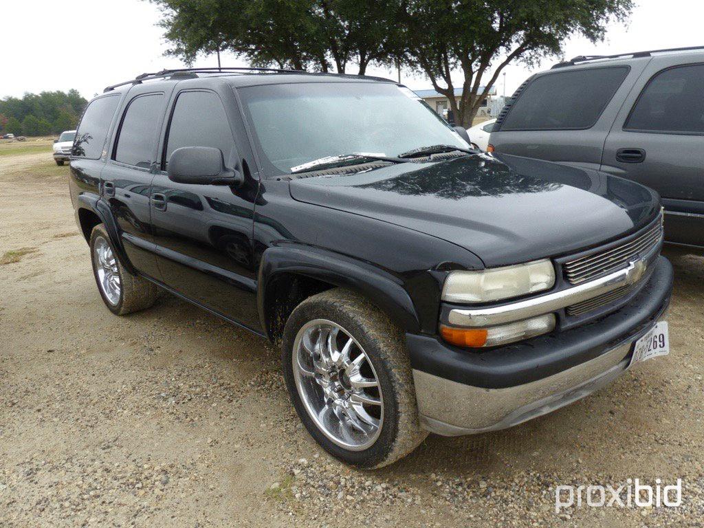 2001 CHEVROLET TAHOE SUV;