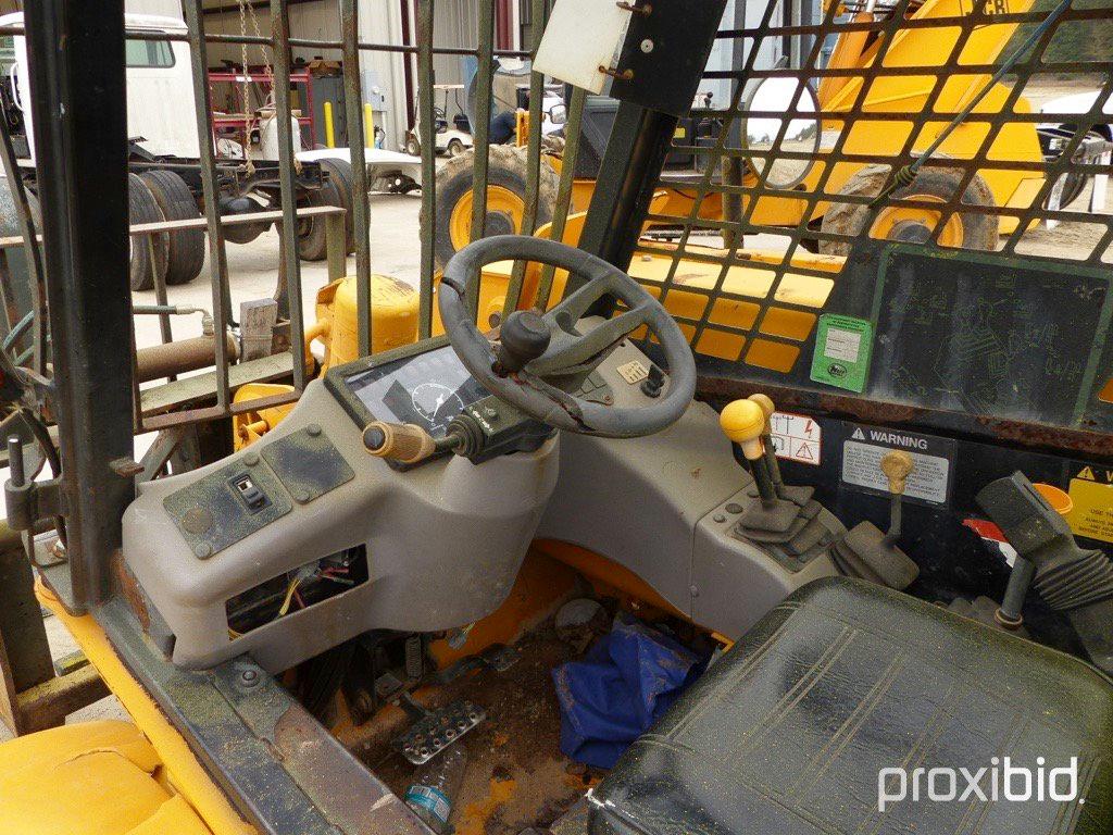 2004 JCB 520 FORKLIFT;