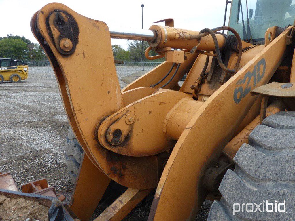 2002 CASE 621D RUBBER TIRE LOADER;