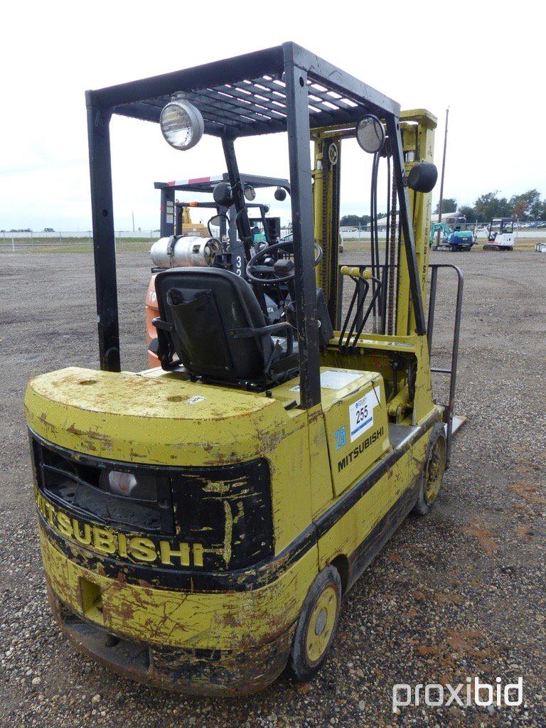 MITSUBISHI 25 FORKLIFT