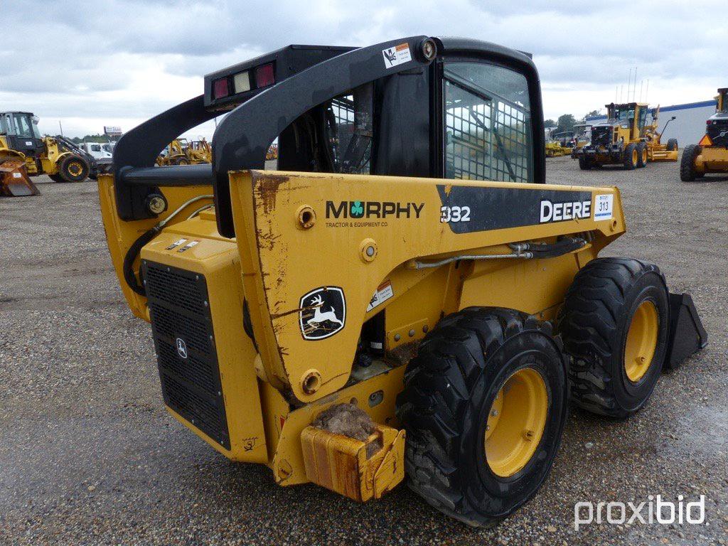 2005 JOHN DEERE 332 SKID STEER;