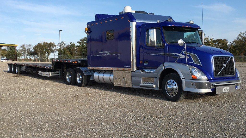 2008 VOLVO 670VNL TRUCK TRACTOR & 53' TRANSCRAFT;