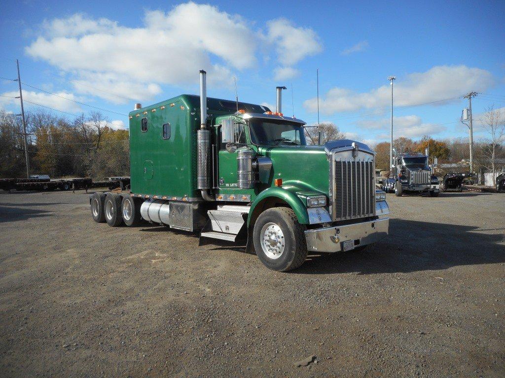 NOT SOLD 2004 KENWORTH W900B TRUCK TRACTOR;