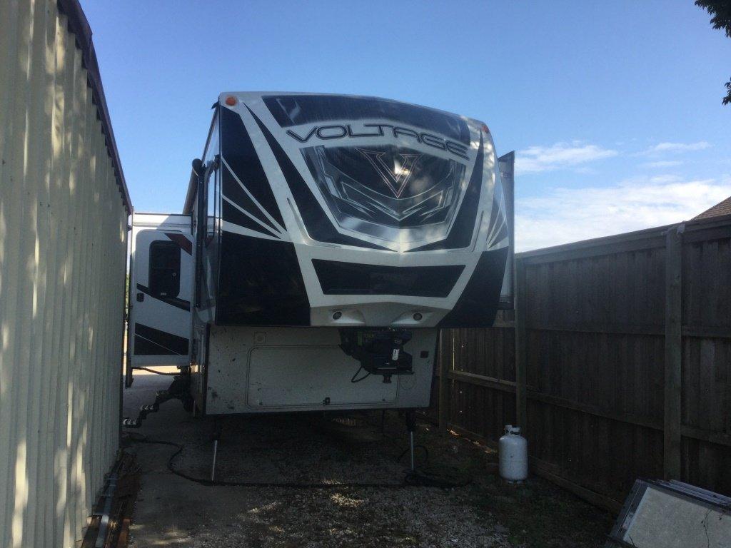 2015 VOLTAGE V3895 TOY HAULER TRAILER;