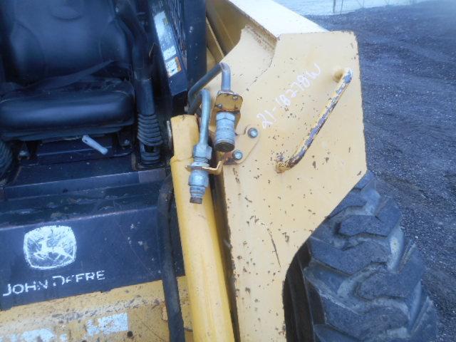 2005 JOHN DEERE 328 SKID STEER;