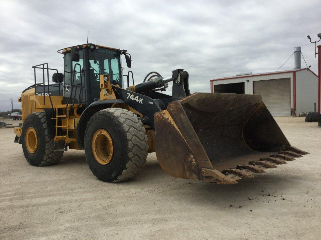 2014 JOHN DEERE 744K RUBBER TIRE LOADER;