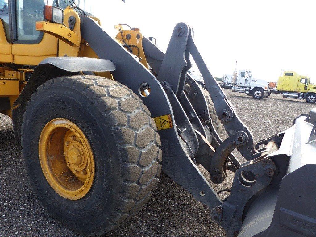 2011 VOLVO L60F RUBBER TIRE LOADER;