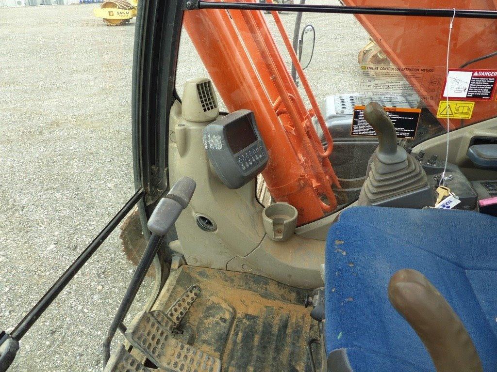 2011 HITACHI ZX200LC-3 EXCAVATOR;