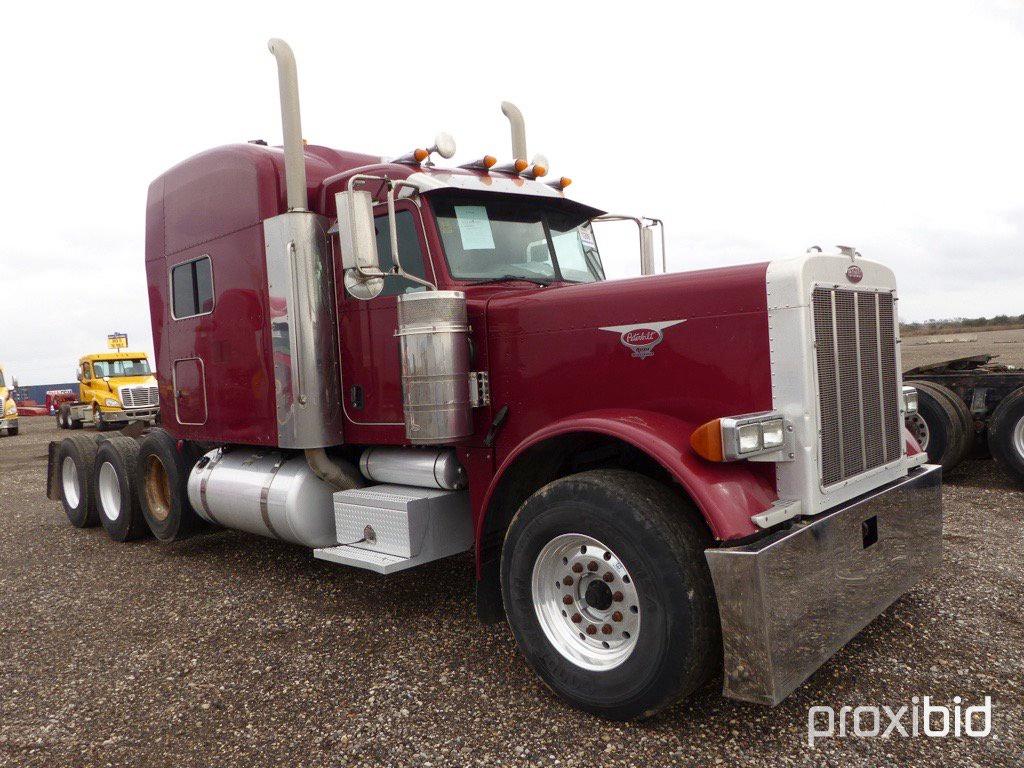 2007 PETERBILT 379 TRI-AXLE TRUCK TRACTOR;