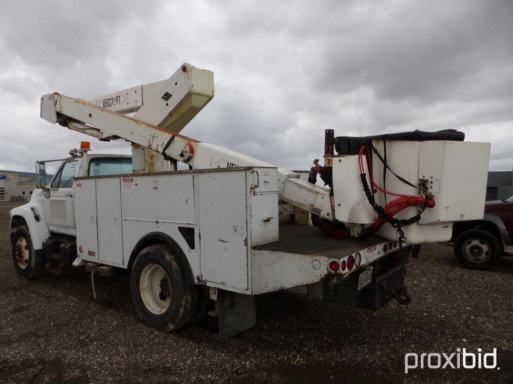 1999 FORD F800 BUCKET TRUCK;