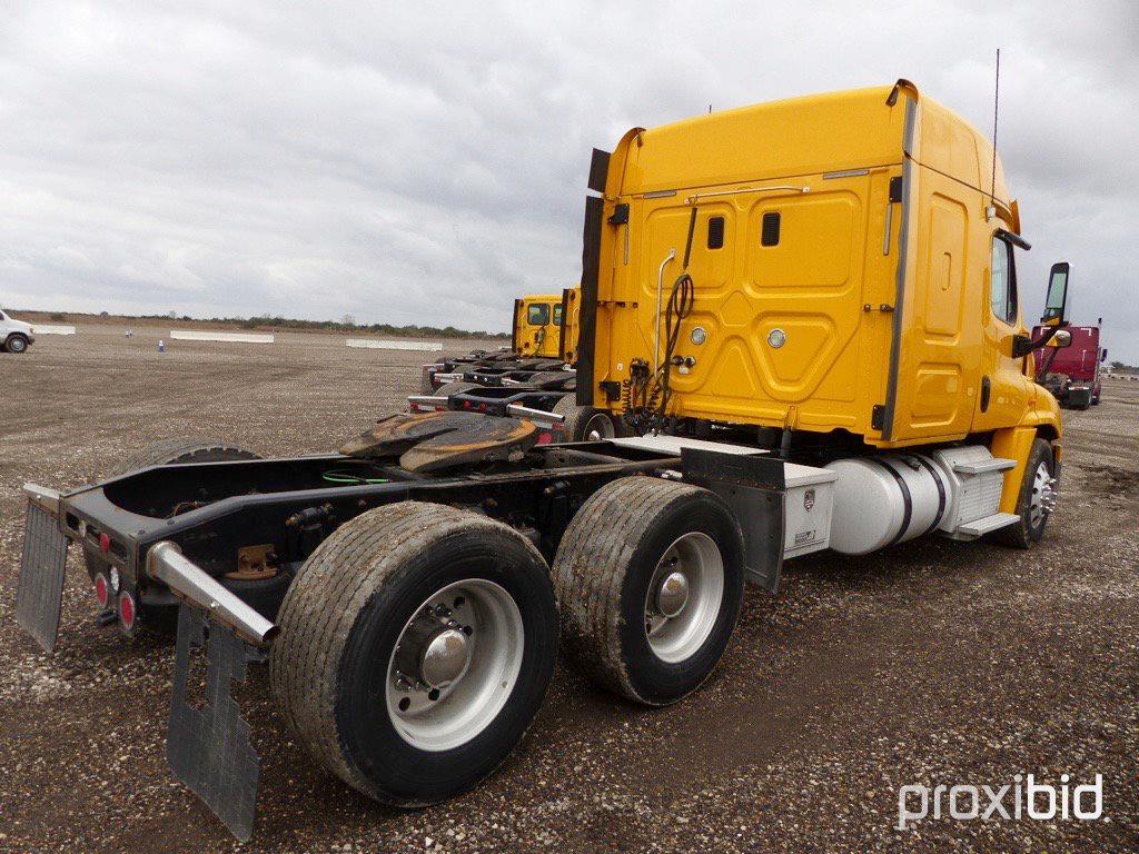 2013 FREIGHTLINER CASCADIA TRUCK TRACTOR;