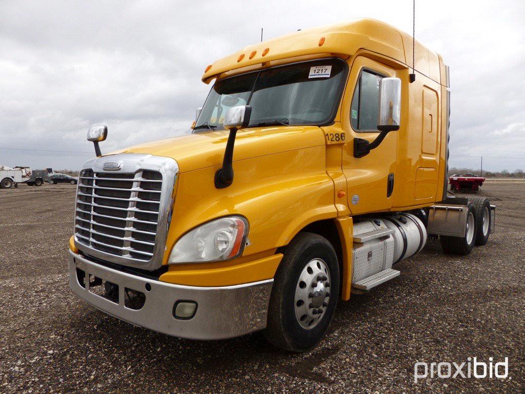 2013 FREIGHTLINER CASCADIA TRUCK TRACTOR;