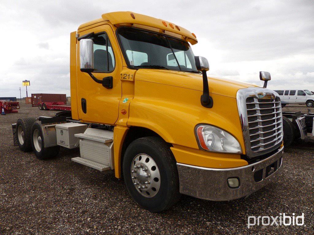 2013 FREIGHTLINER CASCADIA TRUCK TRACTOR;