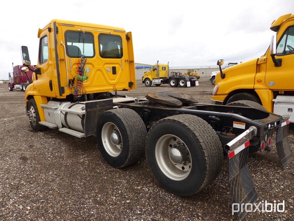 2013 FREIGHTLINER CASCADIA TRUCK TRACTOR;