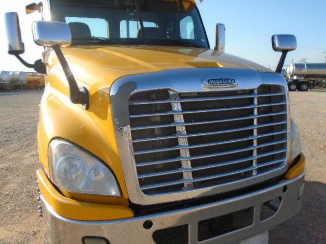 2013 FREIGHTLINER CASCADIA TRUCK TRACTOR;