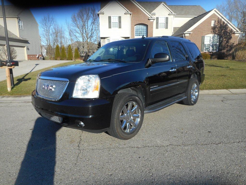 2013 GMC YUKON DENALI AWD SUV;