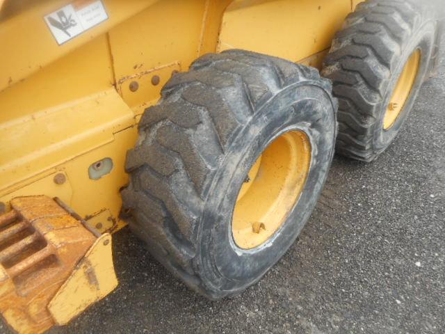 2005 JOHN DEERE 328 SKID STEER;