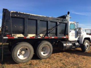 1987 MACK DUMP TRUCK;