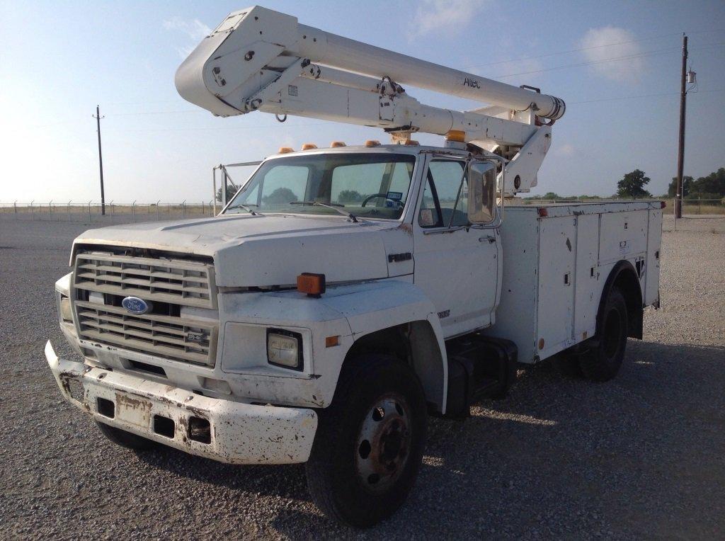 1987 FORD F600 BUCKET TRUCK;