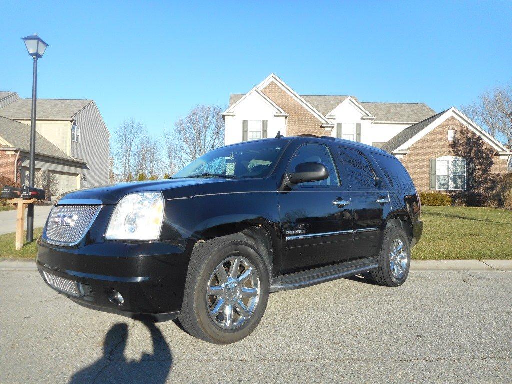 2013 GMC YUKON DENALI AWD SUV;