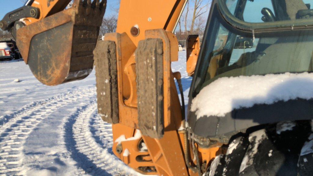 2011 CASE 580SN 4X4 LOADER BACKHOE;