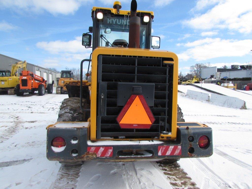 2009 HYUNDAI HL730-7A RUBBER TIRE LOADER;