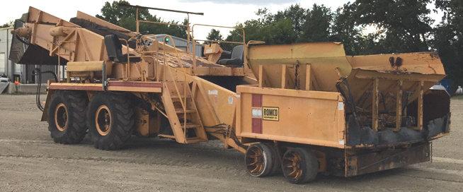 BLAW-KNOX MC30-A MATERIAL HANDLER;