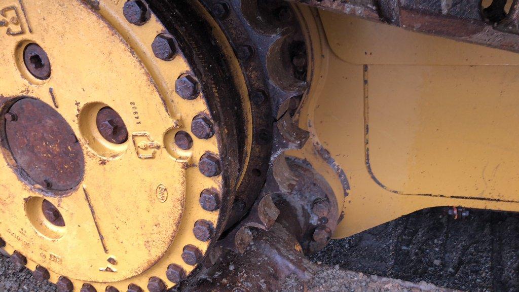 2011 CATERPILLAR D6T LGP CRAWLER TRACTOR;