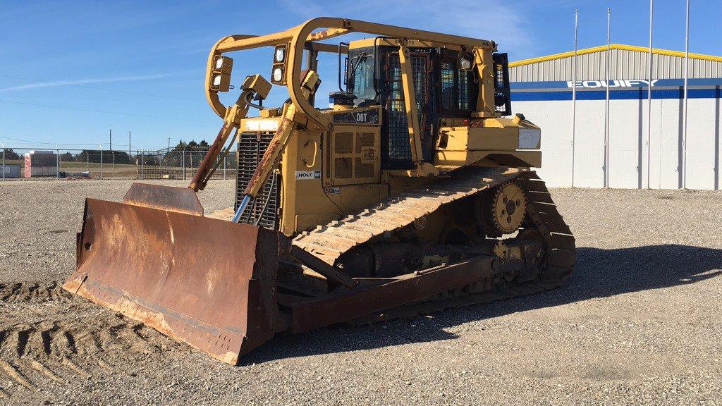 2011 CATERPILLAR D6T LGP CRAWLER TRACTOR;