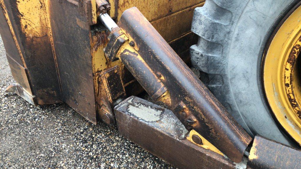 1985 CATERPILLAR 834B RUBBER TIRE DOZER;