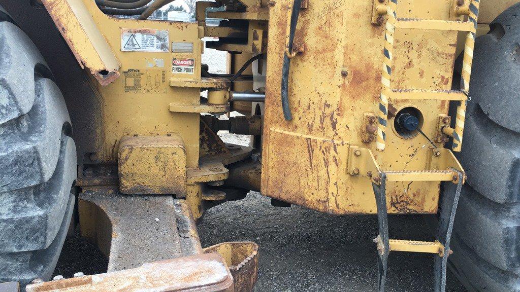 1985 CATERPILLAR 834B RUBBER TIRE DOZER;