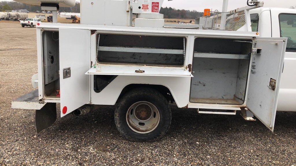 2011 FORD F350 4X4 BUCKET TRUCK;