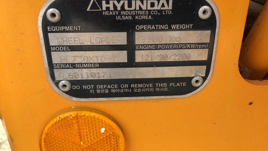 2006 HYUNDAI HL730XTD-7 RUBBER TIRE LOADER;