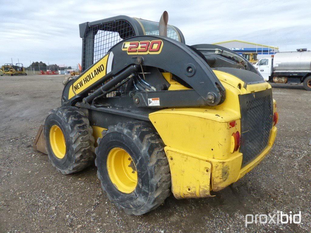 2013 NEW HOLLAND L230 SKID STEER;