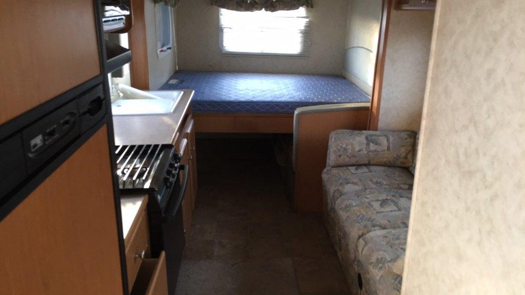 2005 DUTCHMAN LITE 24' T/A TRAVEL TRAILER;