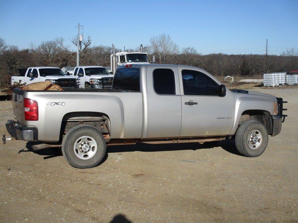 2009 CHEVROLET 2500 4WD EXTENDED CAB PICK UP;