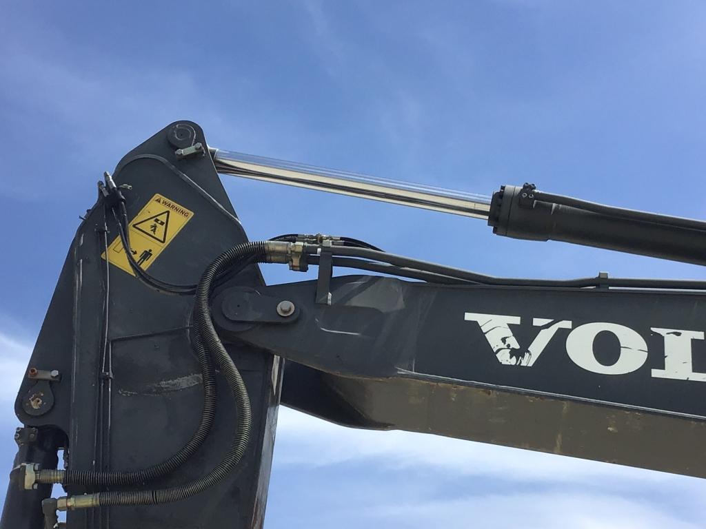 2012 VOLVO EC220D EXCAVATOR